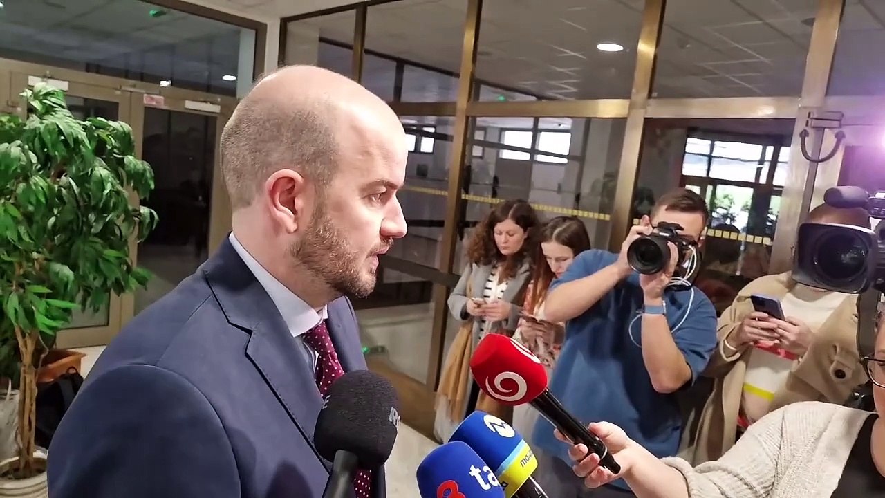 ZÁZNAM: Mimoriadny výbor o štatúte SIS sa neuskutočnil, zrejme bude v stredu (M. Dubéci)