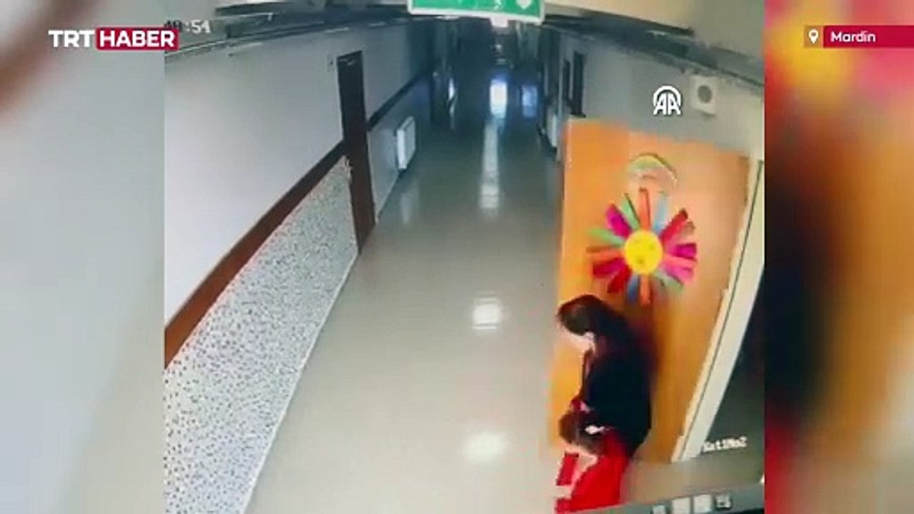 Boğazına madeni para kaçan öğrenciyi öğretmen kurtardı