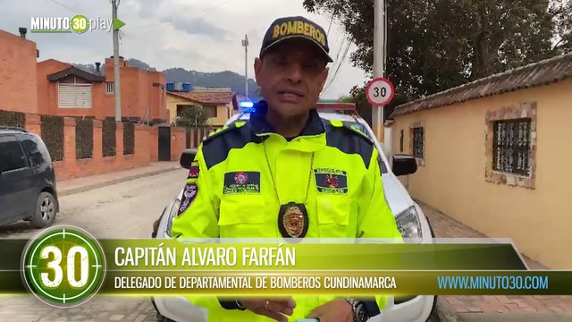 Comunidad intenta apagar incendio forestal en Caparrapí Cundinamarca