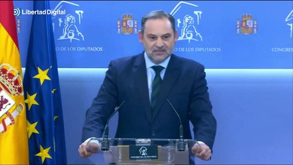 Ábalos: "Siento que me enfrento a todo. Vengo solo en mi coche"