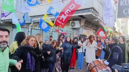 DEM Parti Kayapınar Seçim Bürosunu halaylarla açtı: 'Kayyımlardan tek tek hesap soracağız' 