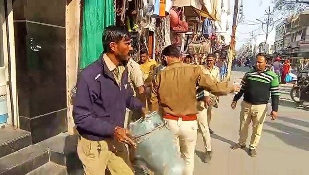 दी हिदायत, सामान किया जब्त, लगाया जुर्माना