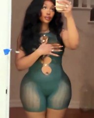 SZA takes over social media with her looks