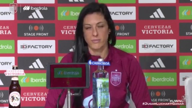 Jenni hermoso habla claro sobre su ausencia en la Selección