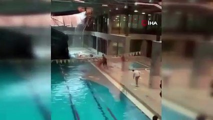 Yağmur yüzme havuzunun çatısını çökertti