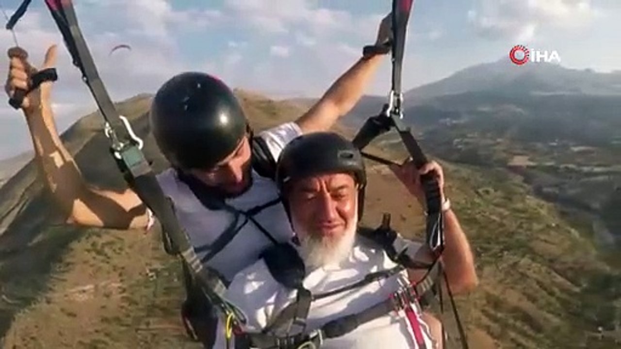 Uçtu uçtu dede uçtu. Allahu ekber sesi gökyüzünde yankılandı