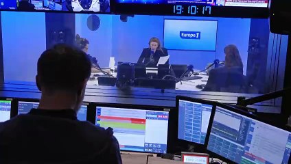 Alain Delon : 72 armes à feu saisies au domicile de l'acteur dans le Loiret