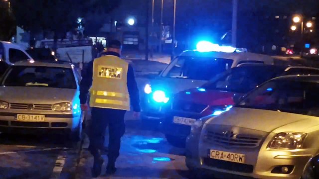 Nocny patrol w Bydgoszczy. Straż miejska liczy osoby bezdomne