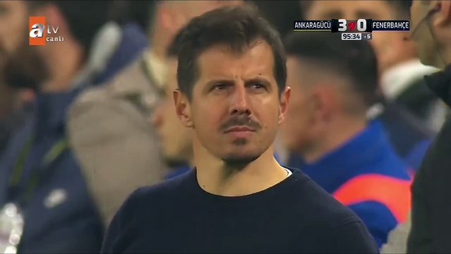 Emre Belözoğlu, Fenerbahçe taraftarlarına öyle bir bakış attı ki