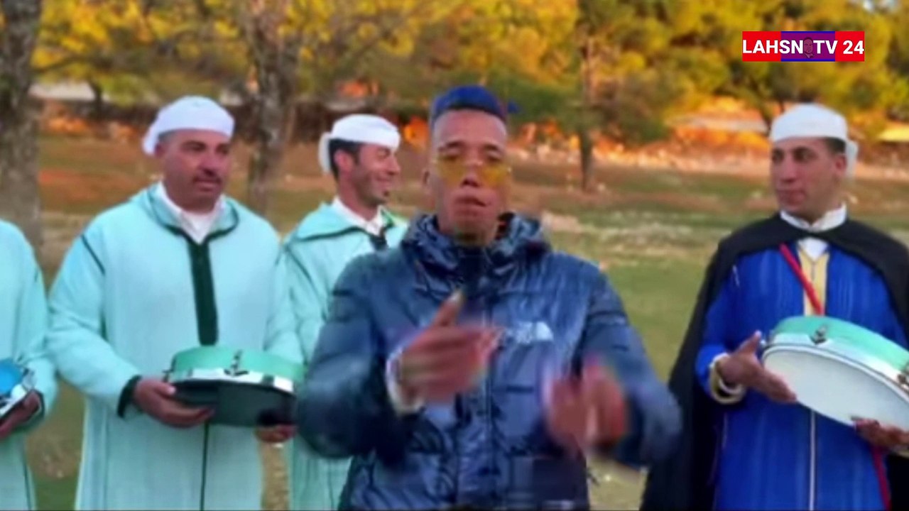هاشم بسطاوي يدخل على خط أغنية كبي أتاي وعبر نشطاء مغاربة حول هذا العمل الغنائي معتبرين أن هذه