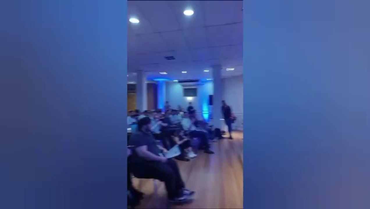 Mega conferencia del CEO de Tinder para jóvenes iehudim