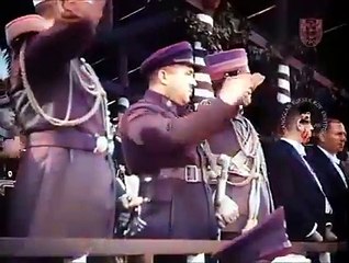 O günün şartlarında muazzam işler başaran Türklerin lideri Atatürk. Halkına hiç yalan söylemeyen adam. Dinleyin ve ağlayarak seyredin