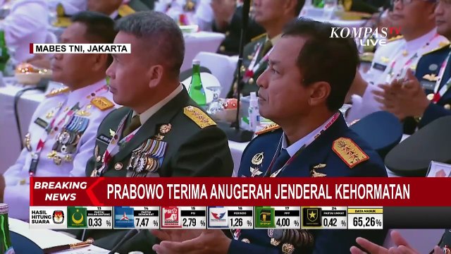 Momen Presiden Jokowi Sematkan Pangkat Jenderal Kehormatan Kepada Prabowo Subianto