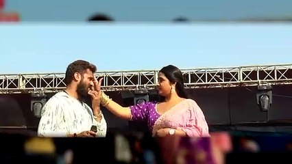खेसारी लाल यादव ने काजल राघवानी को किया किस, रोमांटिक केमिस्ट्री का वीडियो हुआ वायरल