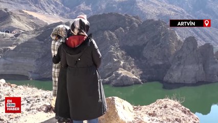 Artvin'de baraj suları çekildi, dipte kalan köy ve kale ortaya çıktı