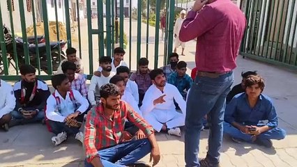 ICU में महिला के साथ रेप के विरोध में धरना, देखें वीडियो