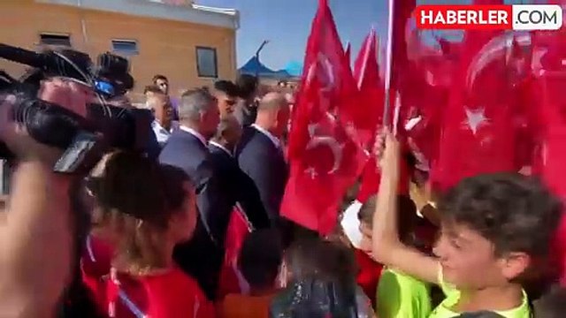 CHP'nin seçim standını ziyaret eden Soylu: Oyunuzu bize verin dediler, boşa gitmesin 'Muradımıza gitsin' dedim
