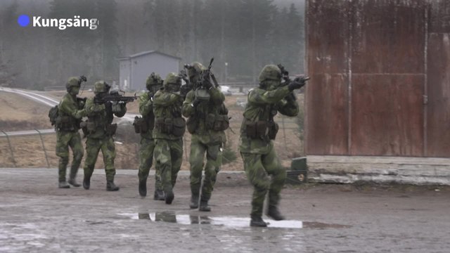 On est prêts! : des conscrits de l'armée suédoise réagissent à l'entrée dans l'Otan