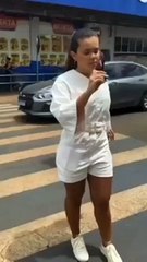 ¡Indignante! Influencer sufre el acoso de un hombre que la besó sin su consentimiento cuando filmaba un video