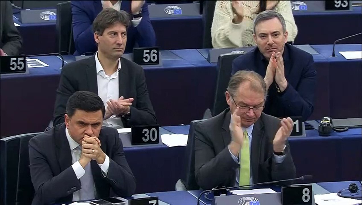 Nawalnys Witwe: 'Putin ist Chef einer kriminellen Bande'