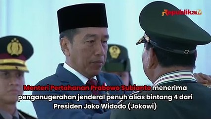 Momen Jokowi Anugerahi Prabowo Pangkat Bintang Empat