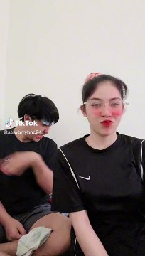 Sayaw muna tayo kahit nakaupo lng