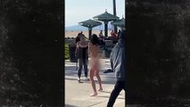 VIDEO - Une femme nue se bagarre dans les rues de Los Angeles