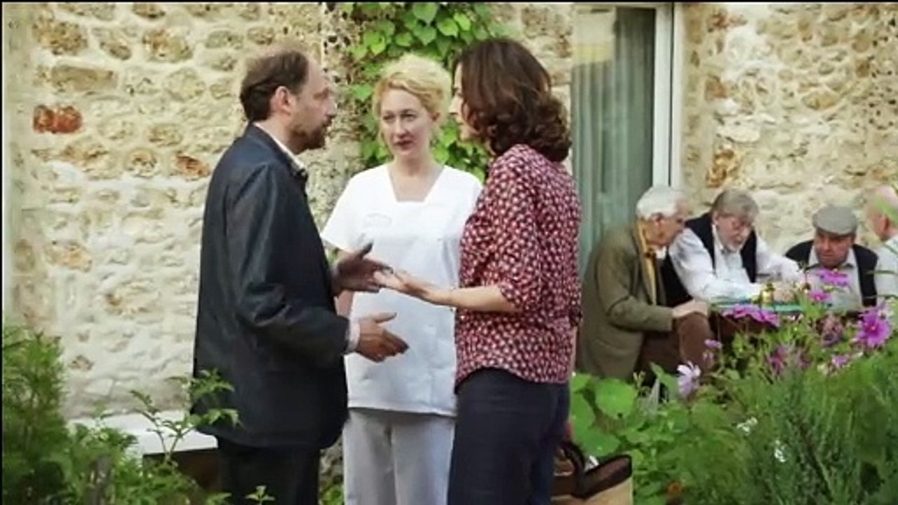 Adieu Berthe ou l'enterrement de mémé (2012) - Bande annonce