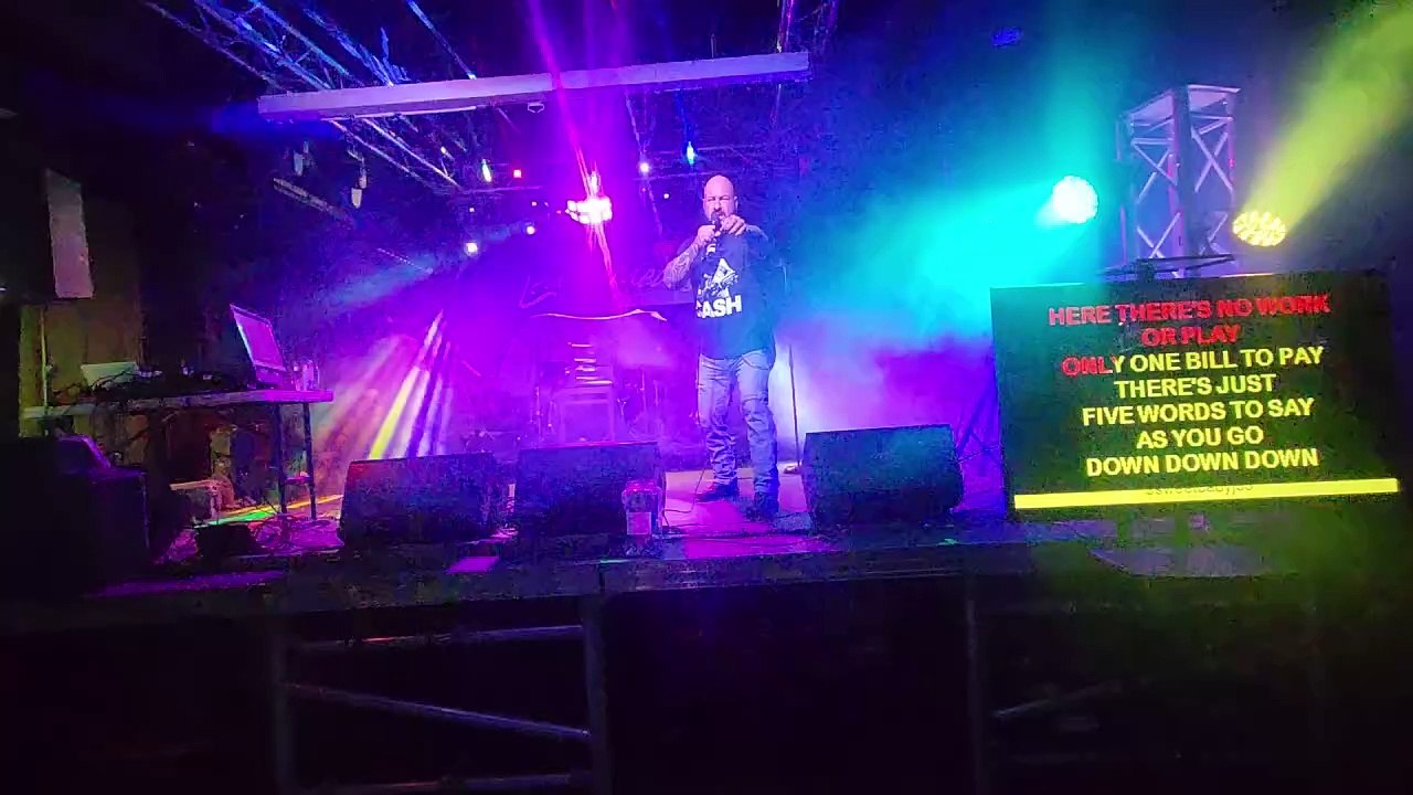 TWISTED SISTER - BURN IN HELL (PERFORMED AT LEATHERHEADS)