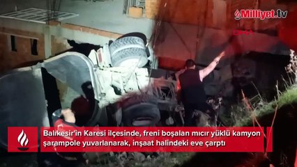 Balıkesir'de feci kaza! Kamyon eve girdi: 2 ölü