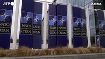 Nato, asta vuota pronta per la bandiera svedese