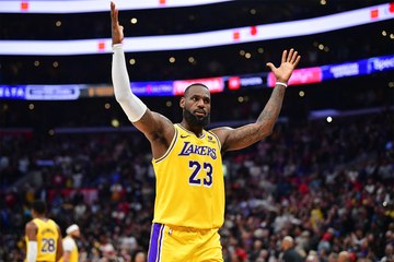 NBA : Éternel, LeBron James éteint les Clippers dans le derby de Los Angeles