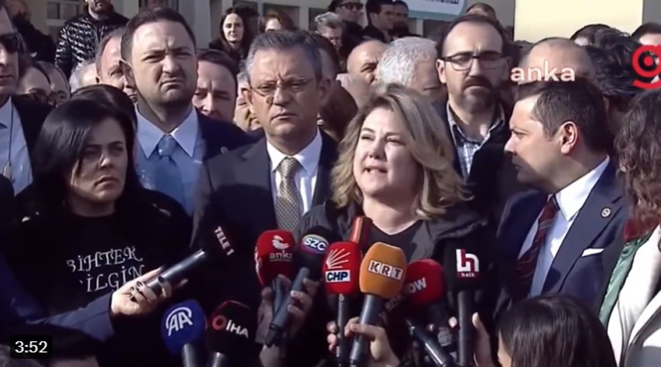 Çorlu Tren Katliamı davasında yine karar çıkmadı, oğlunu kaybeden Mısra Öz isyan etti: "Yargı iktidarın altında ezilip geçiliyor. Bu ülkede adalet yok. İktidardaki adamın emri bekleniyor"