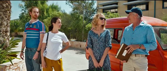 On sourit pour la photo (2022) - Bande annonce