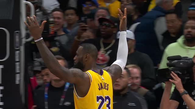 LeBron catches fire to inspire incredible Lakers comeback