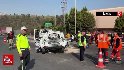 İzmir'de korkunç kaza: Araç iki tırın arasında kaldı