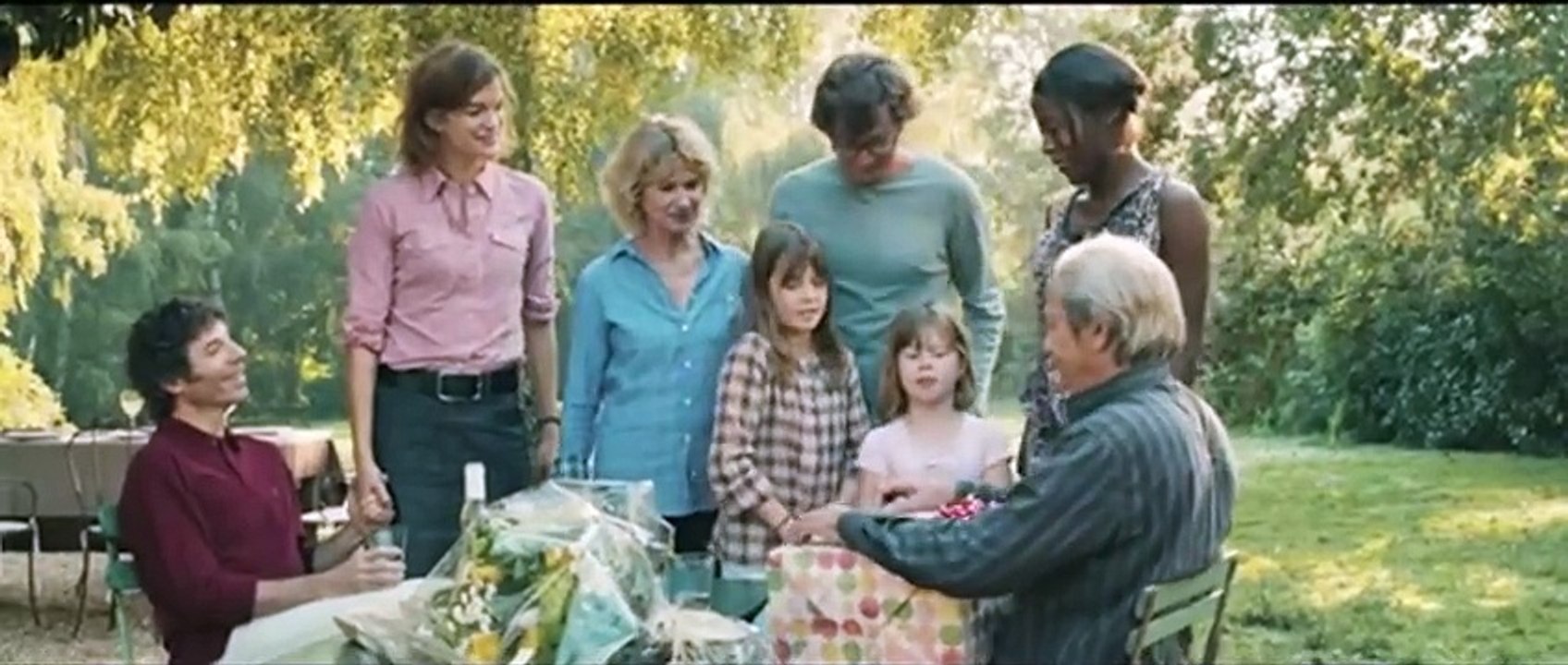 Bienvenue parmi nous (2012) - Bande annonce