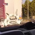 İzmir’de görenleri hayrete düşüren kaza! Otomobil kağıt gibi ezildi