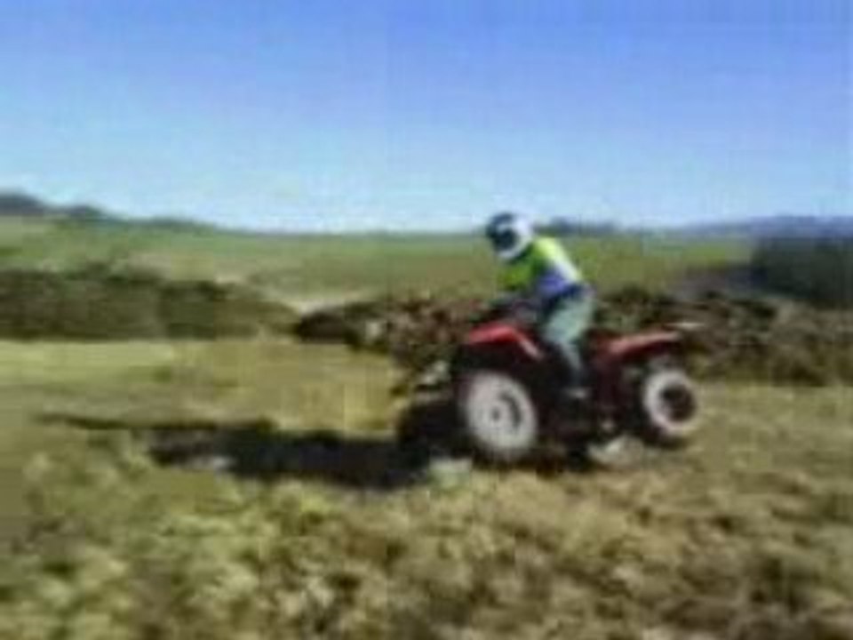 Quad dans les champs et renversement quad Janvier 2008