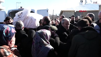 Nişan öncesi kazada ölen 2 kardeş, yan yana son yolculuklarına uğurlandı