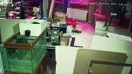 ‘Anucur Çetesi’ üyelerinden internet kafeye silahlı saldırı