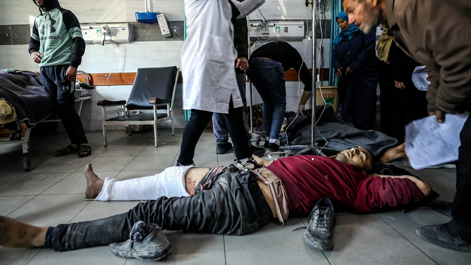 Mueren más de 100 palestinos que esperaban ayuda alimentaria en un ataque israelí en Gaza