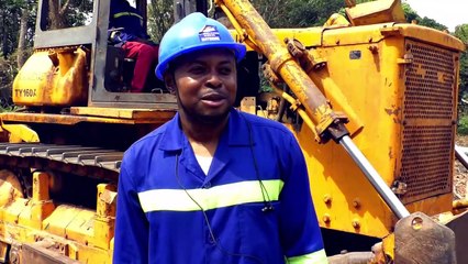 BERTOUA_P.A.D DOC. 14 MINUTES_FRANCINE ISABELLE ETO'O_ UNE DAME AUX COMMANDES DE L'ENTRETIEN ROUTIER _V.F