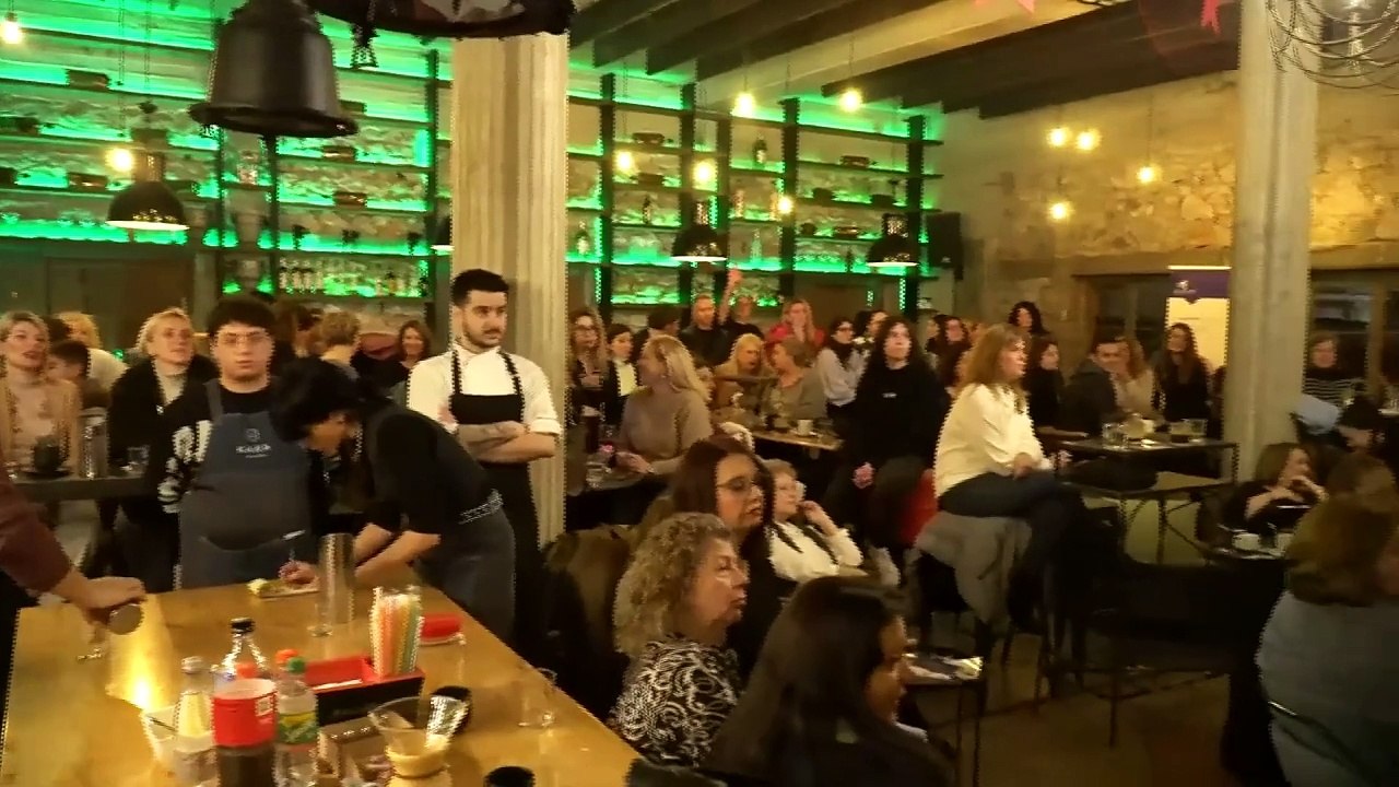 Το βιβλίο του «Μα-γυρεύοντας τις εποχές» παρουσ...