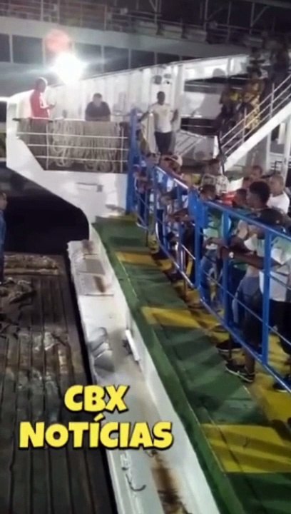 Rampa de ferry-boat apresenta problemas técnicos e veículos não desembarcam no terminal Bom Despacho; veja vídeo