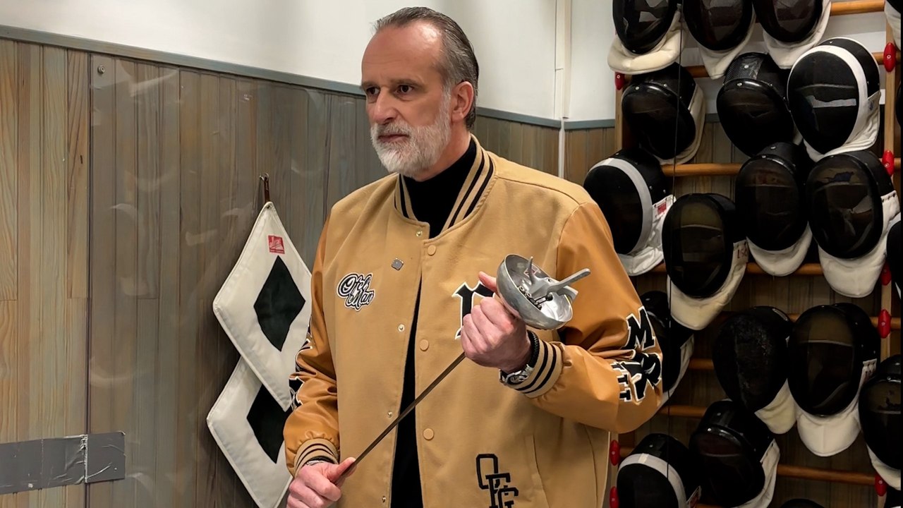 Passé de l'épée au slam, cet ancien champion olympique chante pour « motiver » les athlètes