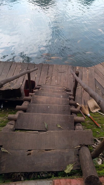 Telaga Asli Mata air berwarna biru , telaga biru kaduela