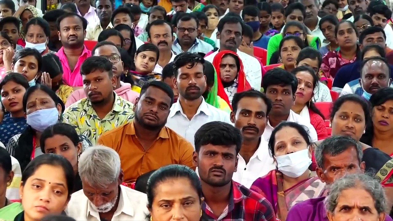 ಮರಳಿ ಸಭೆಗೆ ಬಂದ ಕುಟುಂಬಕ್ಕೆ ಸಿಕ್ಕ ಆಶೀರ್ವಾದ ನೋಡಿ | Kannada Sakshi | Grace Ministry 2022