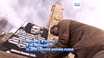 Ungheria: il poster di Navalny sul monumento ai soldati sovietici a Budapest