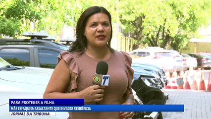 Mãe esfaqueia assaltante que invadiu residência